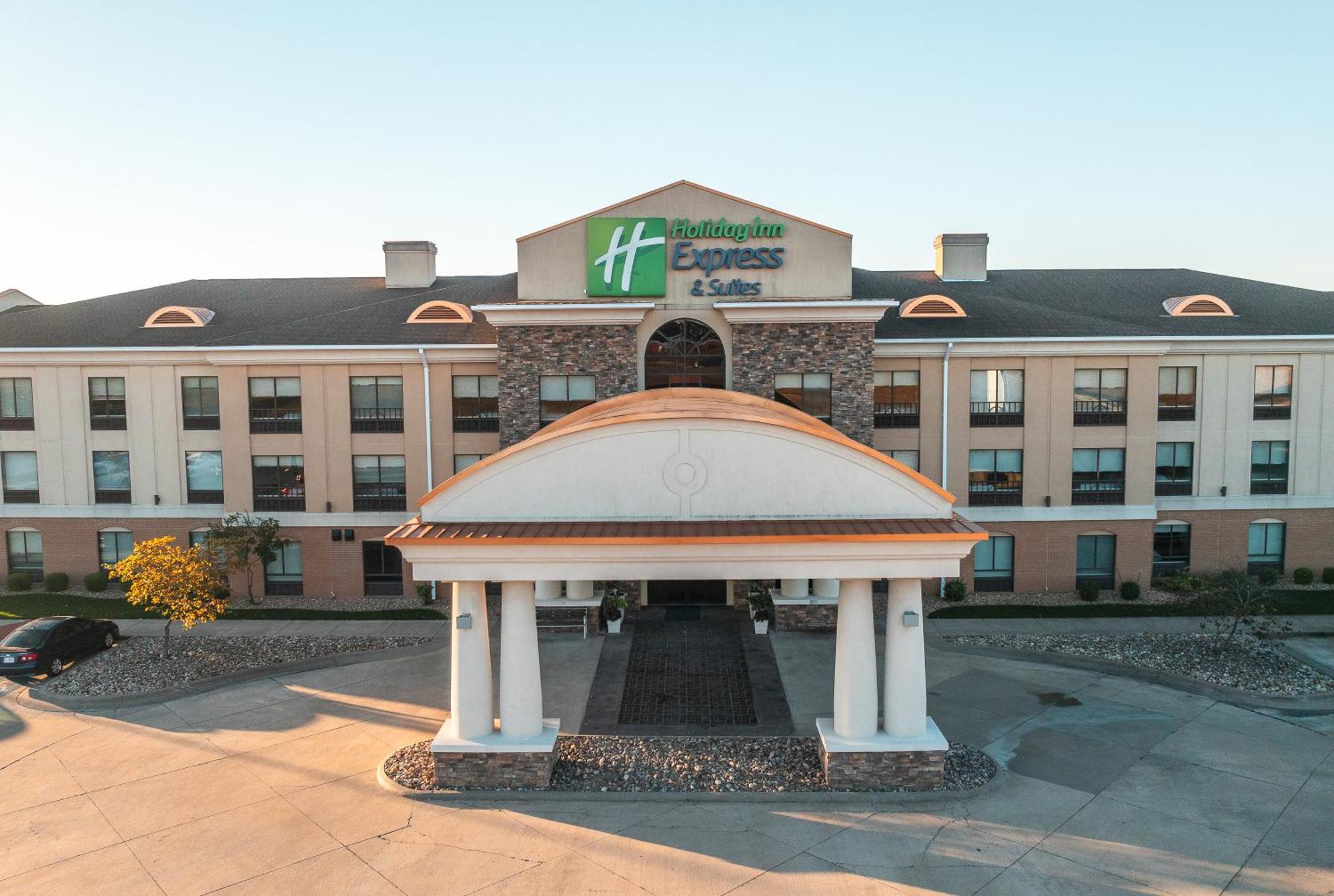 Holiday Inn Express Hotel And Suites Saint Robert By Ihg Екстер'єр фото