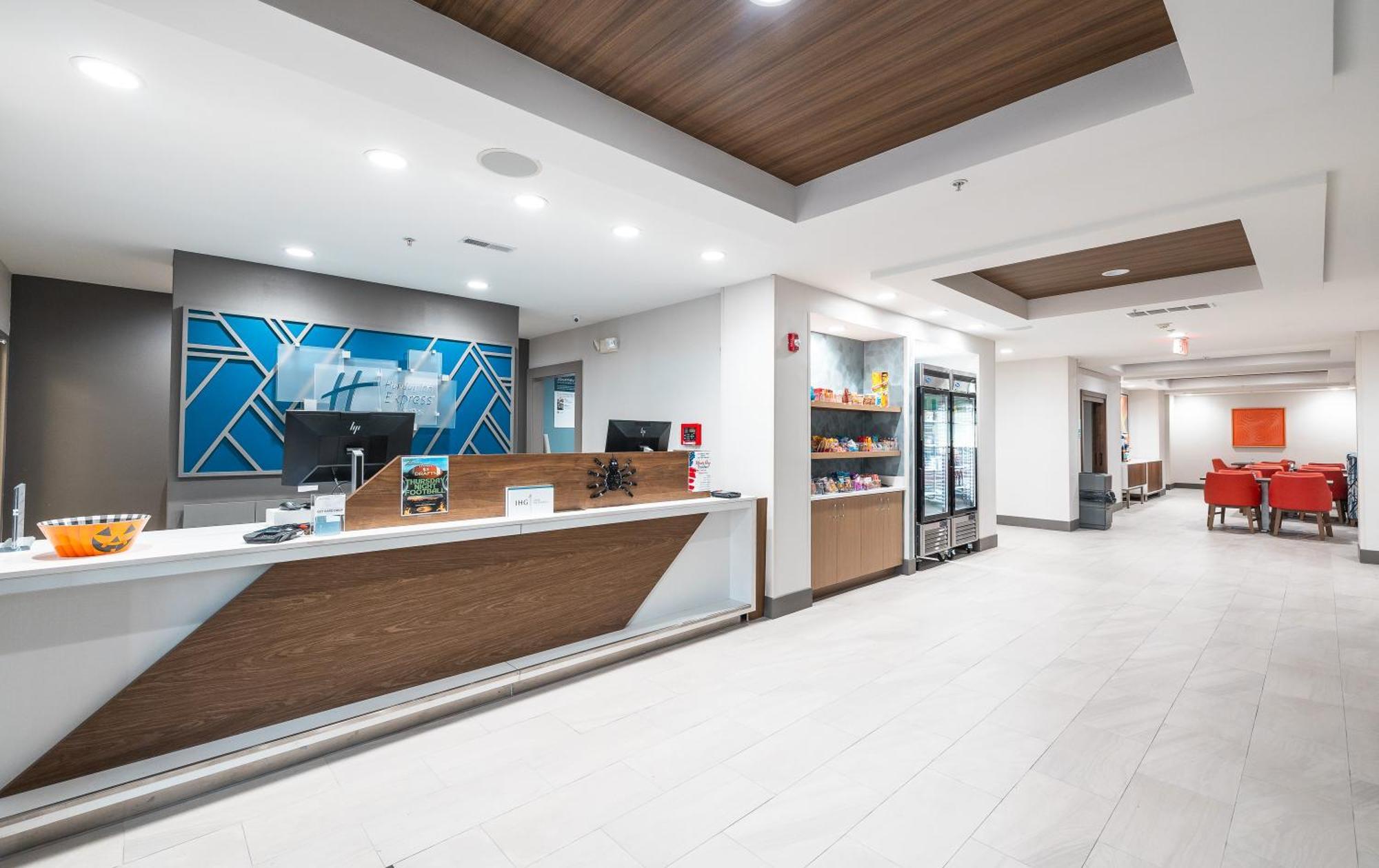 Holiday Inn Express Hotel And Suites Saint Robert By Ihg Екстер'єр фото