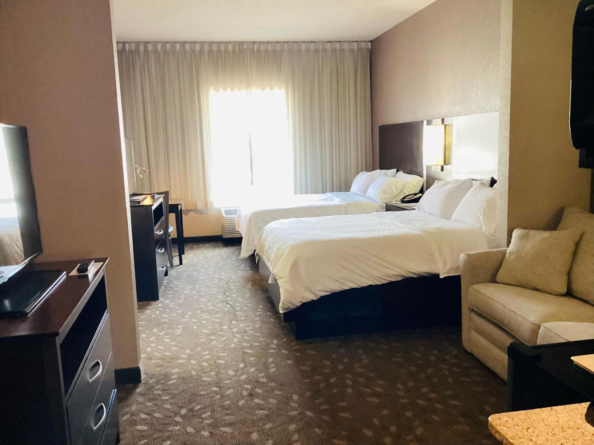Holiday Inn Express Hotel And Suites Saint Robert By Ihg Екстер'єр фото