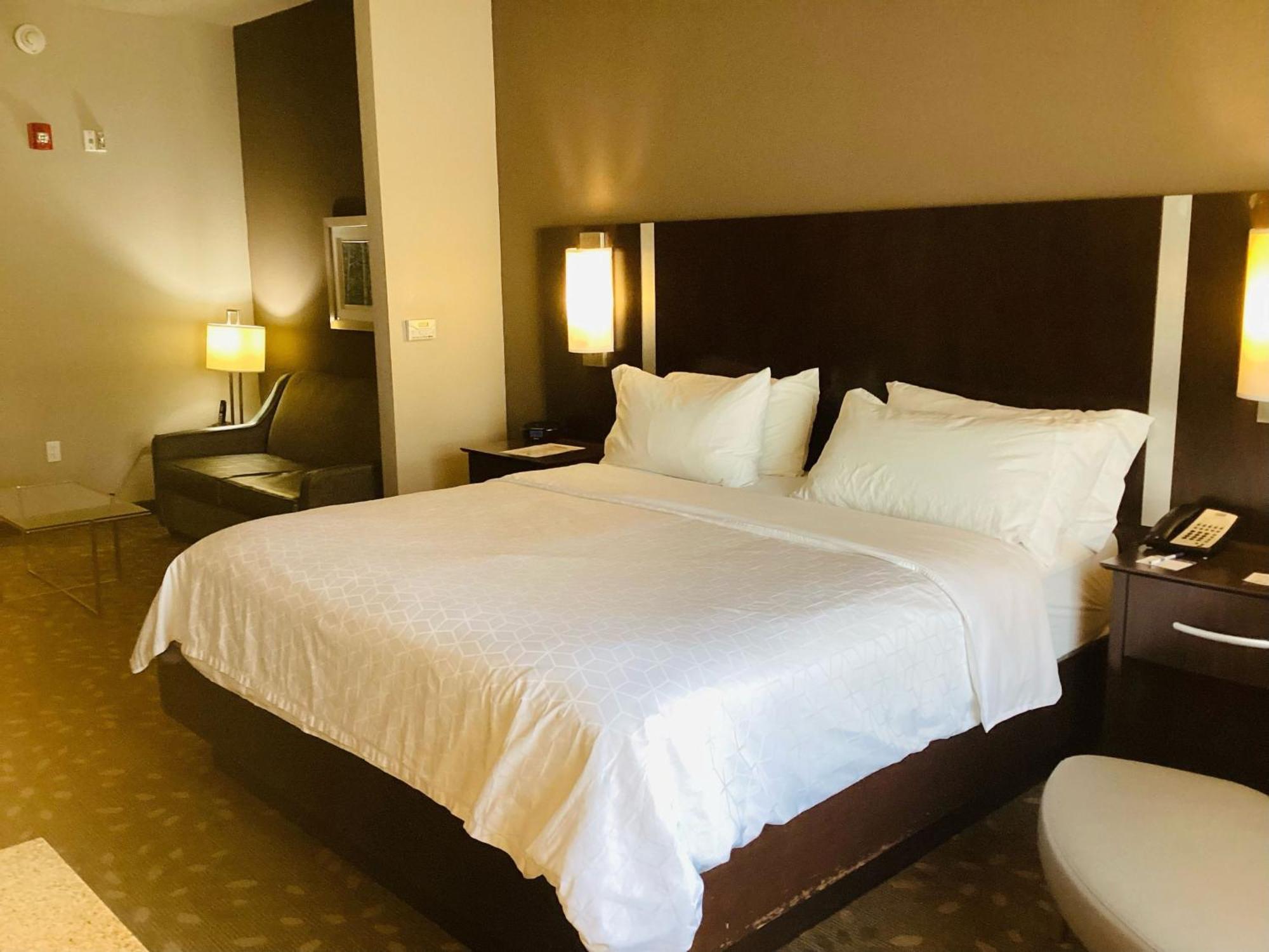 Holiday Inn Express Hotel And Suites Saint Robert By Ihg Екстер'єр фото